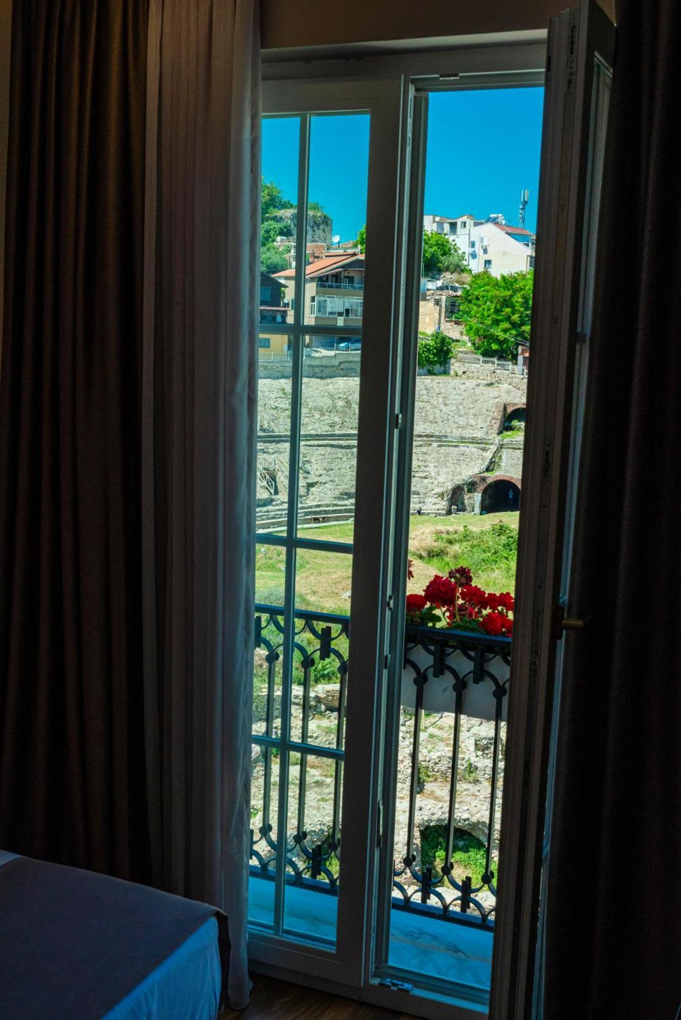 Art Gallery Boutique Hotel دراس المظهر الخارجي الصورة